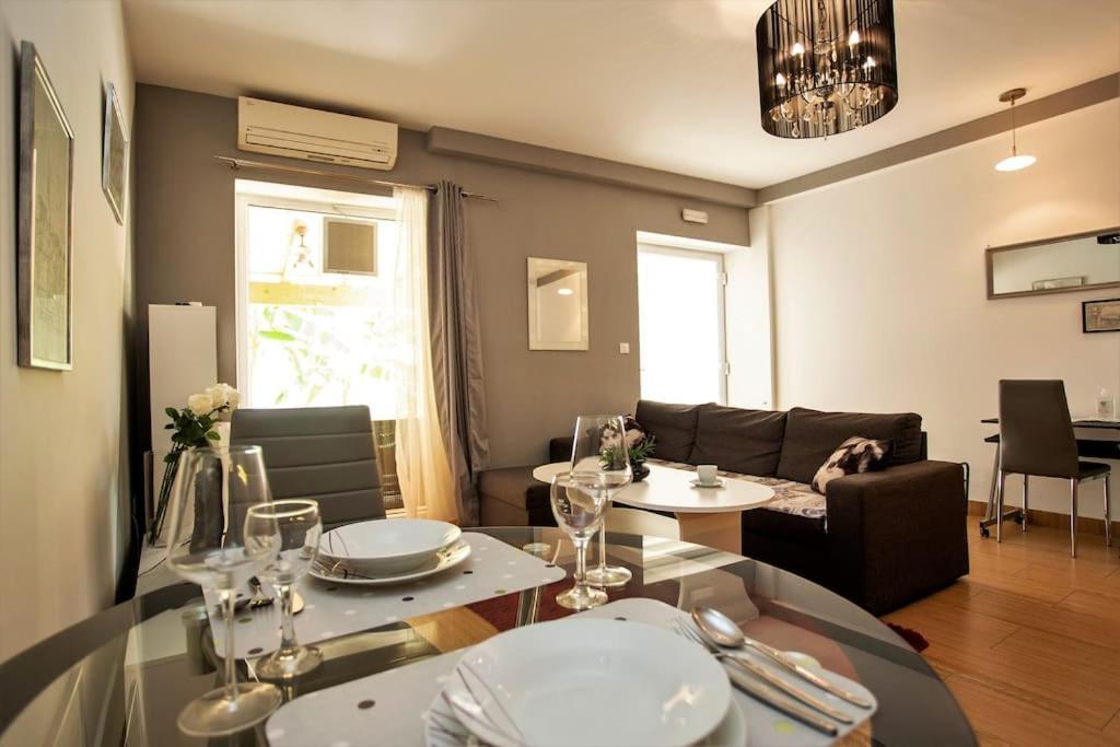 Apartman Den,Rovinj Oaza U Centru Grada I Besplatnim Parkingom Apartment Ngoại thất bức ảnh