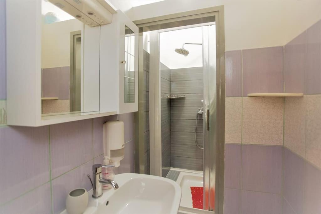 Apartman Den,Rovinj Oaza U Centru Grada I Besplatnim Parkingom Apartment Ngoại thất bức ảnh